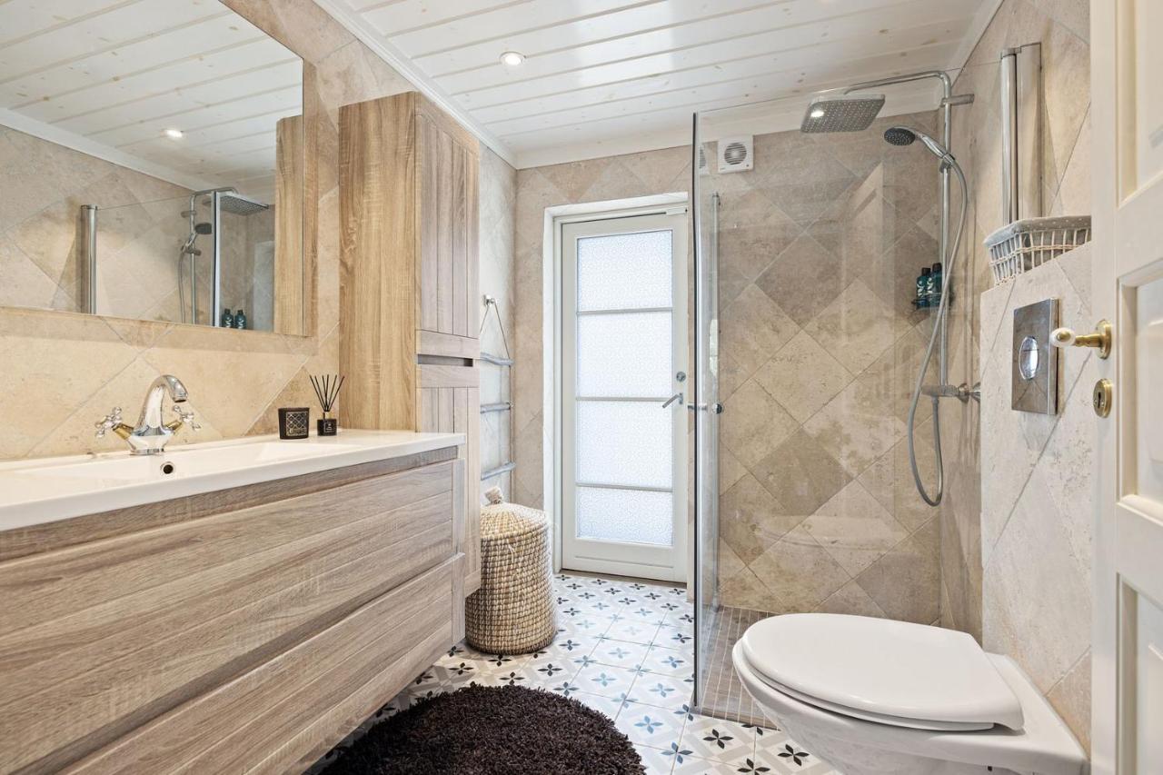 Panorama Cabin- Jacuzzi Available October 2025-May 2026 Lona Exterior photo